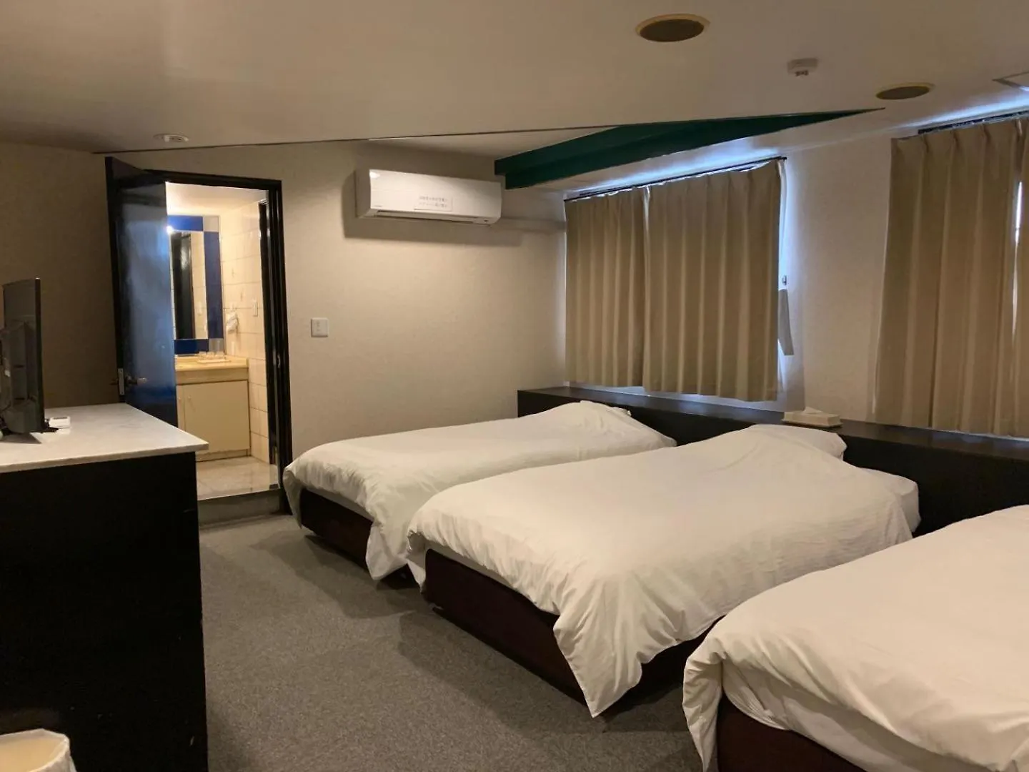 大阪グランドホテル Osaka Grand Hotel Yao